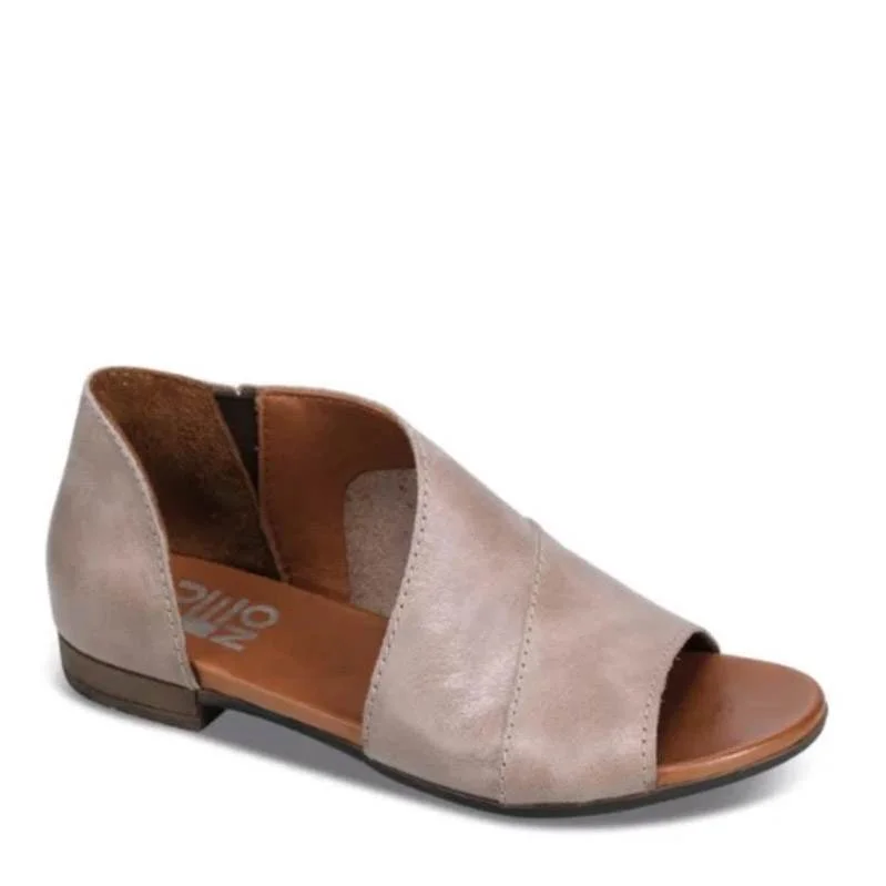 Elastic - Strap Women's Sandals with a Padded Toe in Teal for Easy On - and - OffBueno Tanner - Light Grey Elastic - Strap Women's Sandals with a Padded Toe in Teal for Easy On - and - OffBueno Tanner - Light Grey